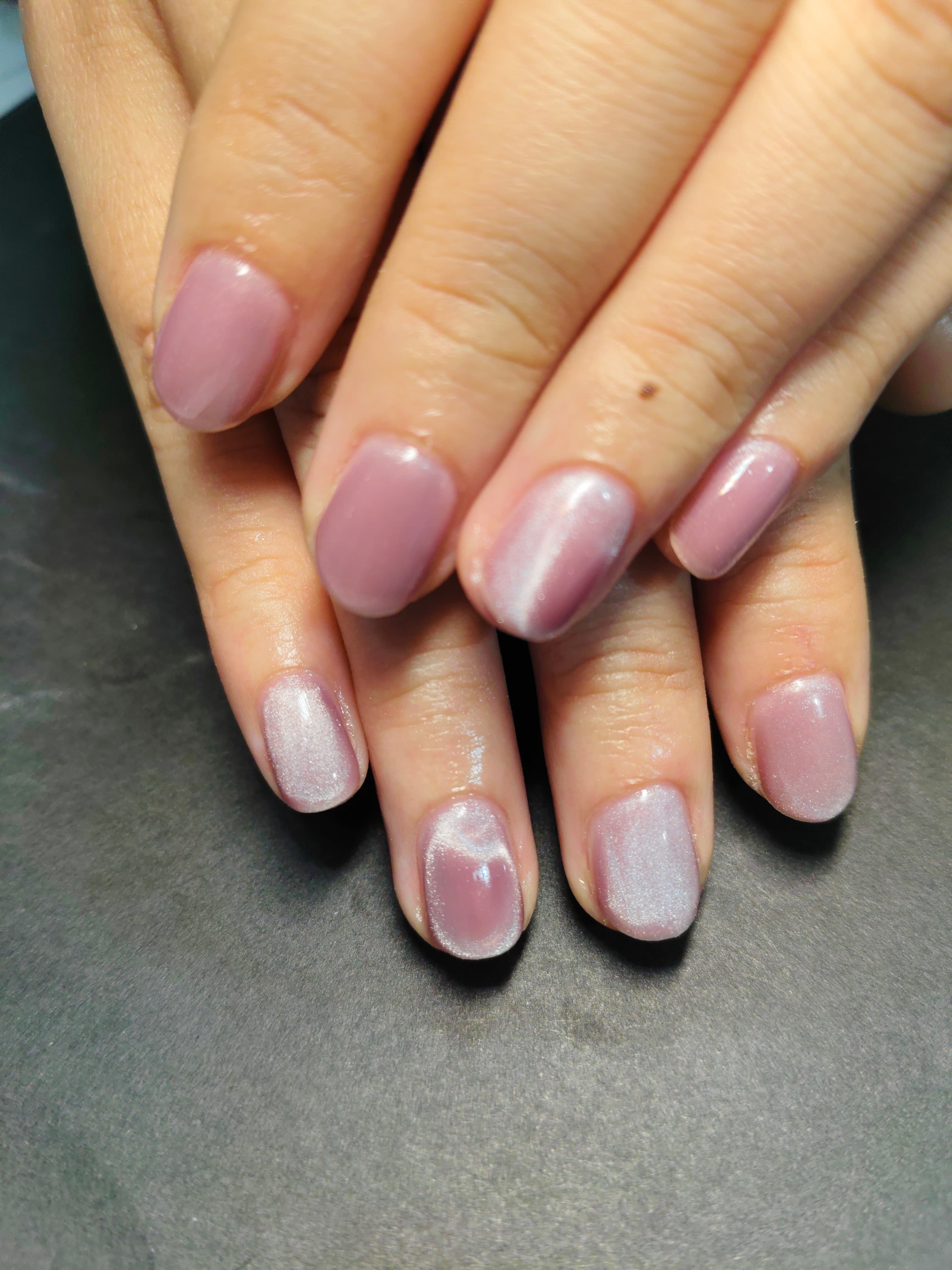 Gel polish on natural nails – photo 1