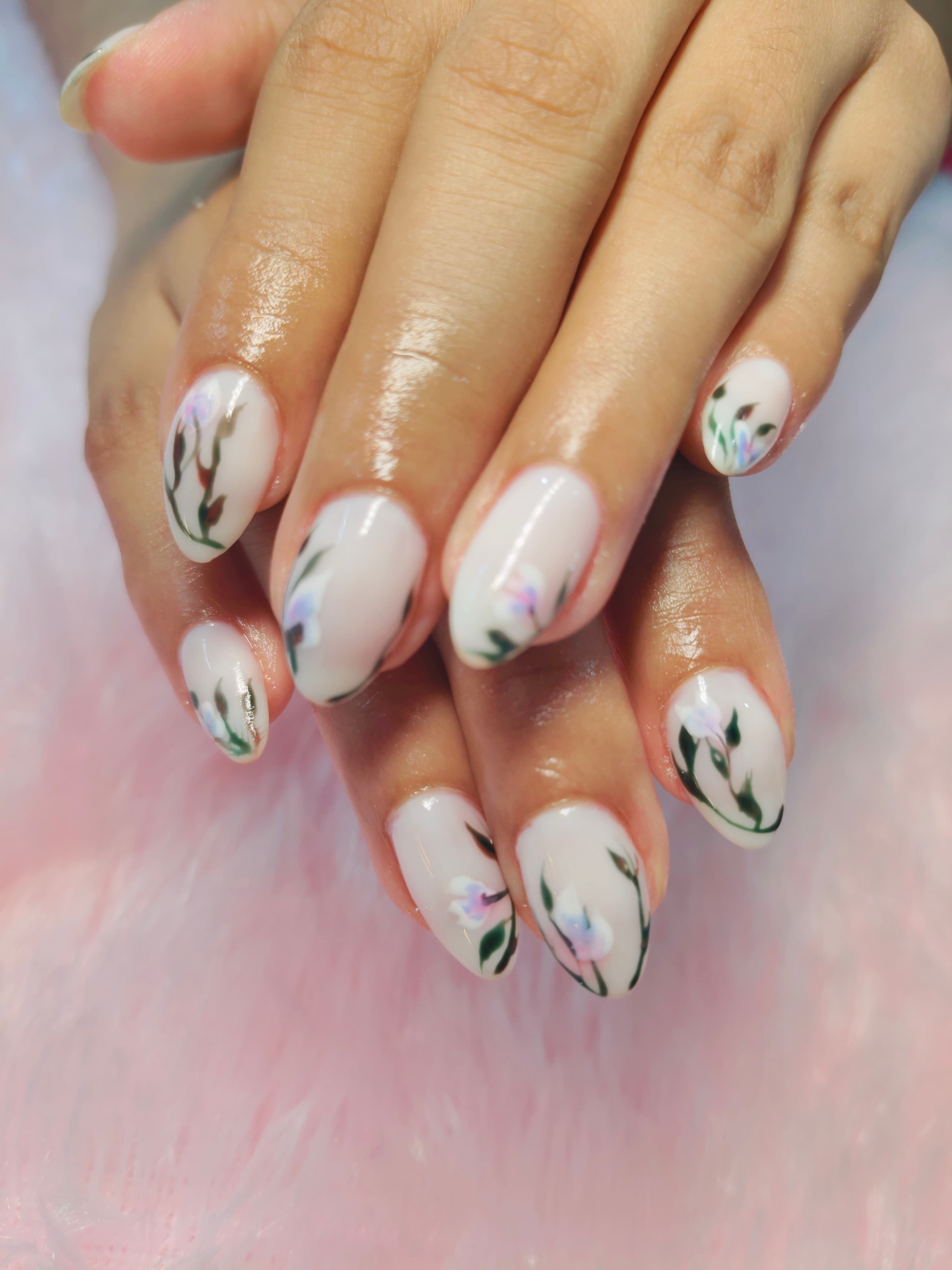 Gel polish on natural nails – photo 4