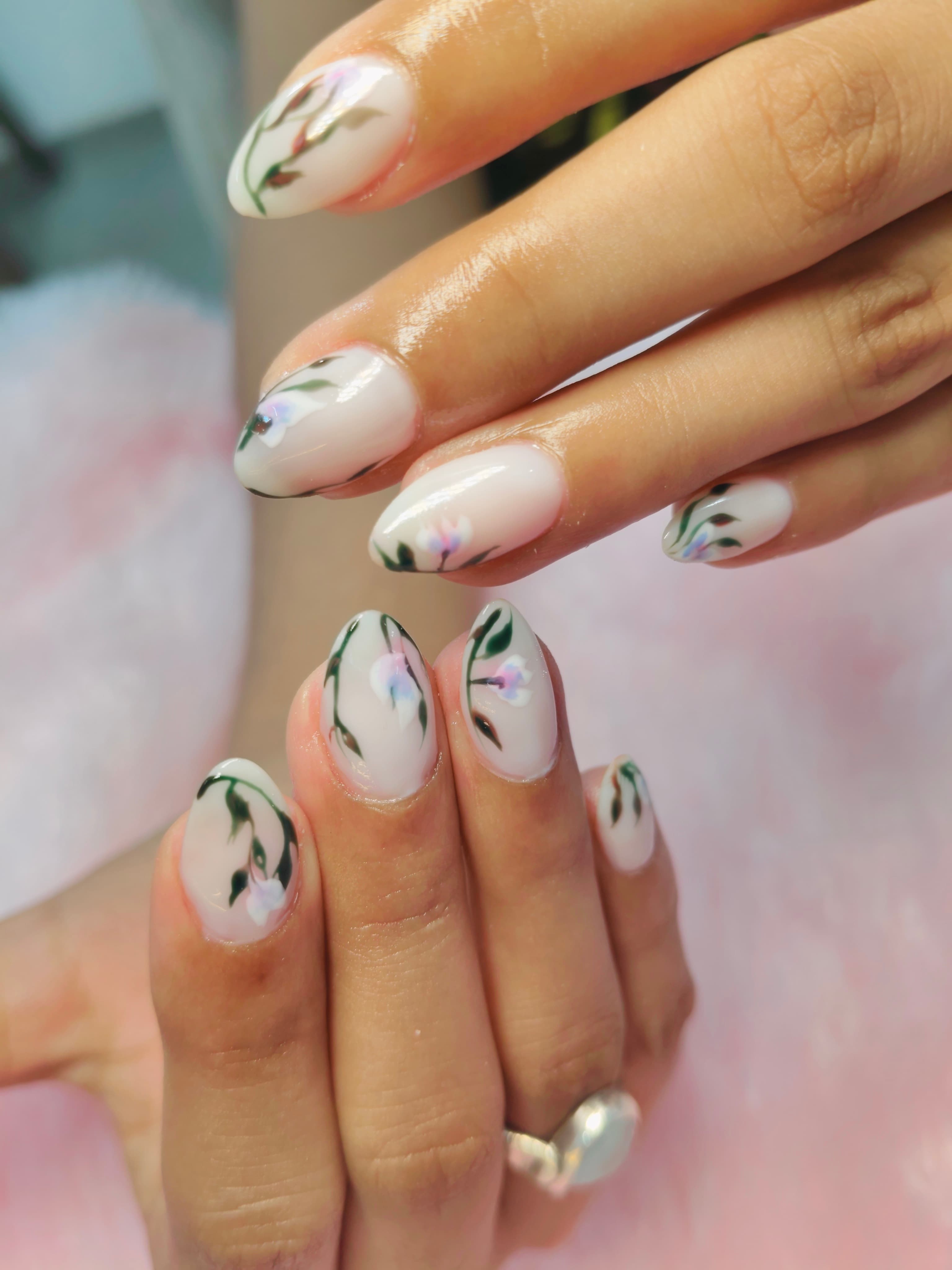 Gel polish on natural nails – photo 3