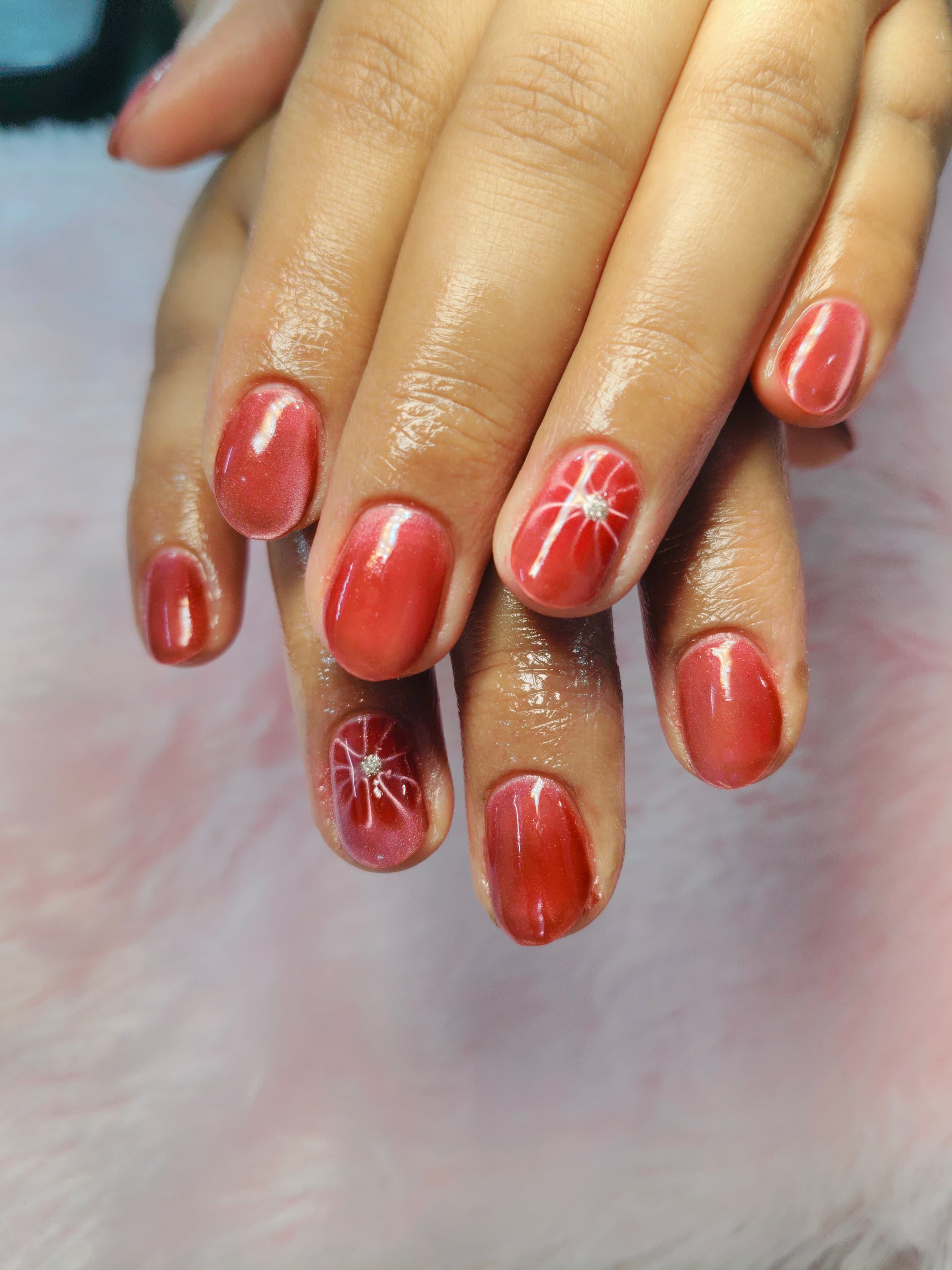 Gel polish on natural nails – photo 4