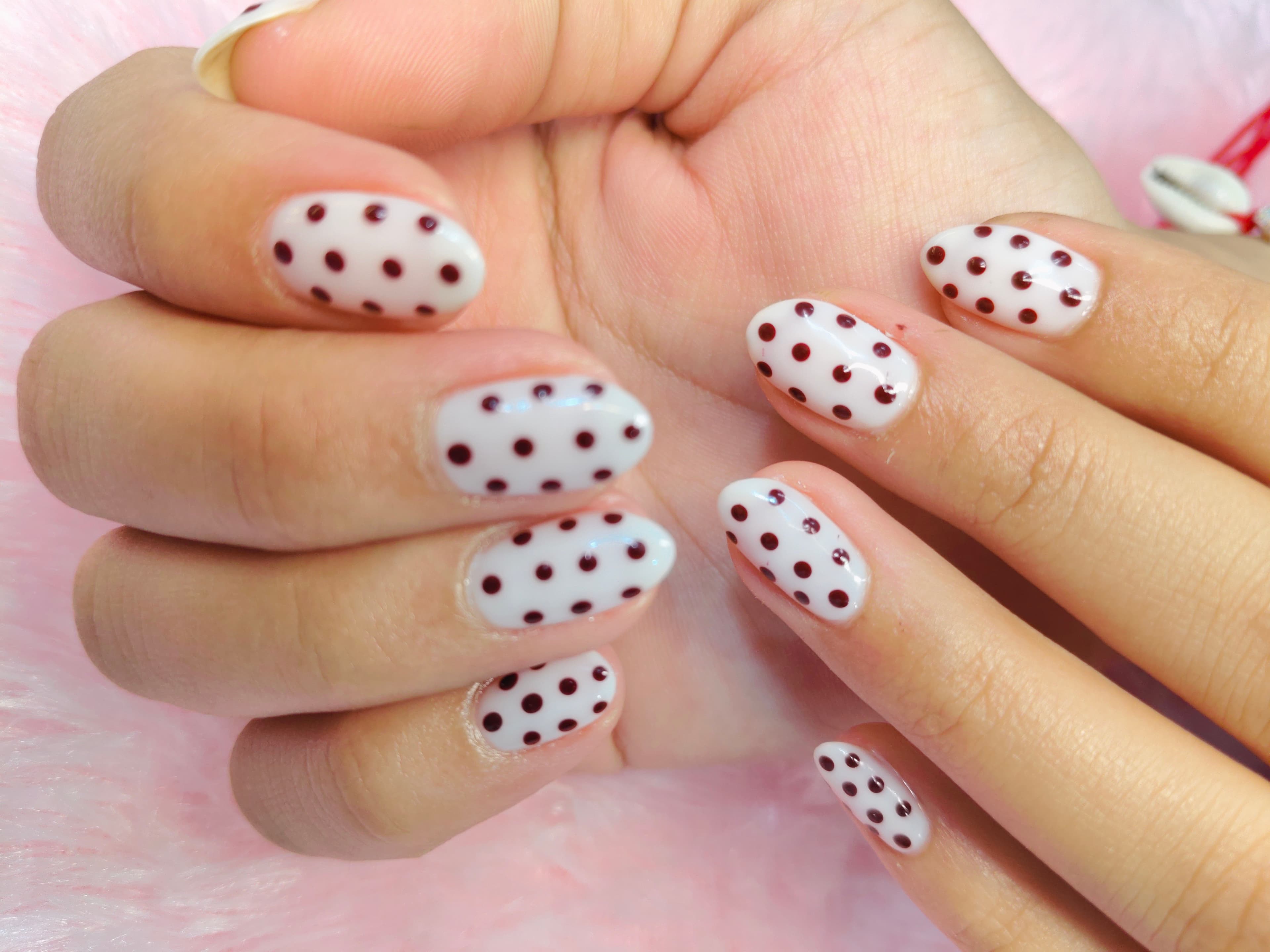 Gel polish with polka dots โ photo 2